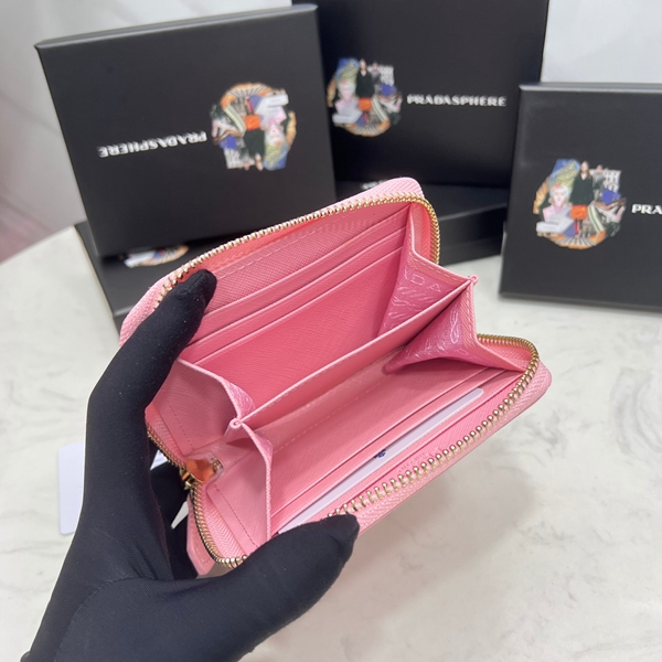 プラダ財布コピー角部分ディテール